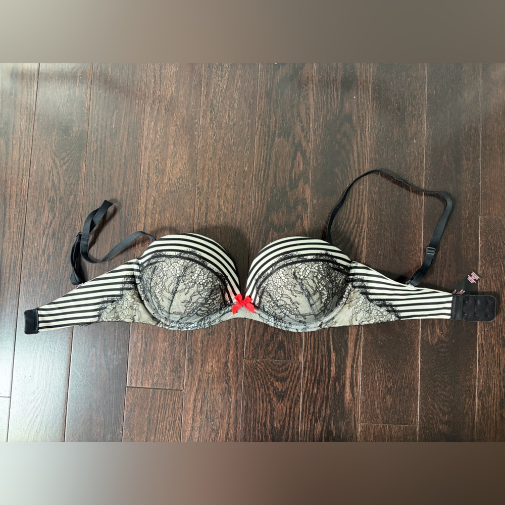 Victorias Secret Black and White Lace Strapless Bra